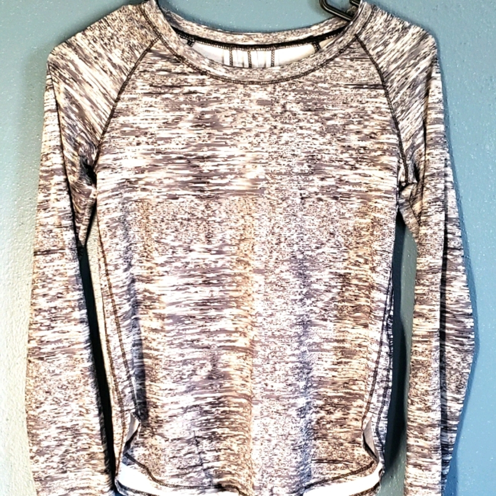 Avia grey  long sleeve athletic shirt size 10/12
